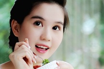 Ngọc Trinh tham dự cuộc thi Hoa hậu Quốc tế Việt Nam 2011