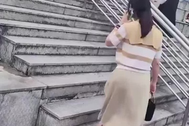 Cầu thang “ma ám” khiến người đi liên tục bị trượt chân