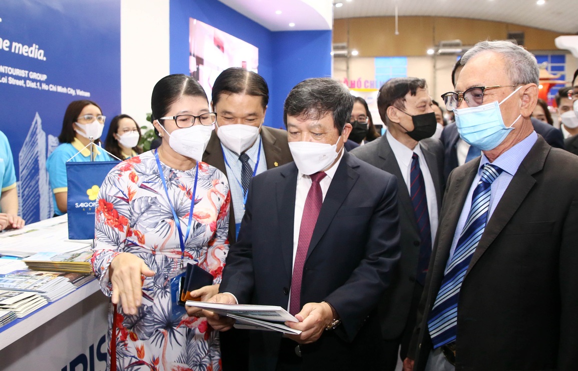Hàng ngàn tour giá rẻ được chào bán trong ngày khai mạc hội chợ VITM 2022 - 1 Hàng ngàn tour giá rẻ được chào bán trong ngày khai mạc hội chợ VITM 2022 - 1