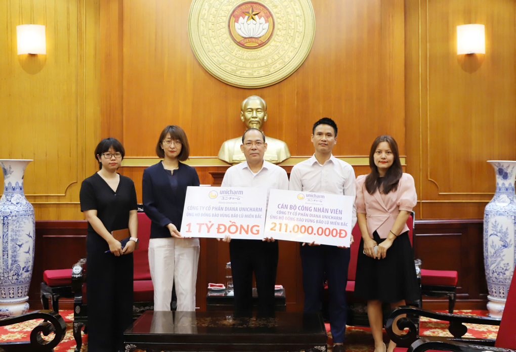 Diana Unicharm chung tay ủng hộ đồng bào vùng bão lũ miền Bắc - 1 Diana Unicharm chung tay ủng hộ đồng bào vùng bão lũ miền Bắc - 1