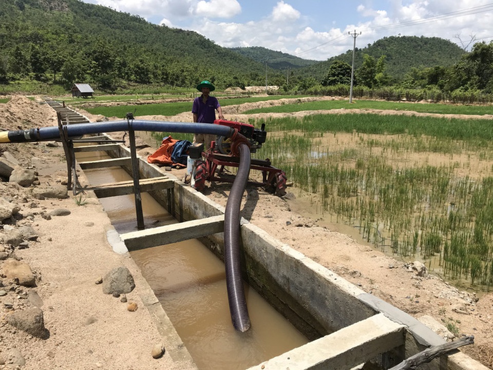 Công trình thủy lợi chưa làm xong đã hỏng: Cần xin thêm 60 tỉ đồng! - 3 Công trình thủy lợi chưa làm xong đã hỏng: Cần xin thêm 60 tỉ đồng! - 3