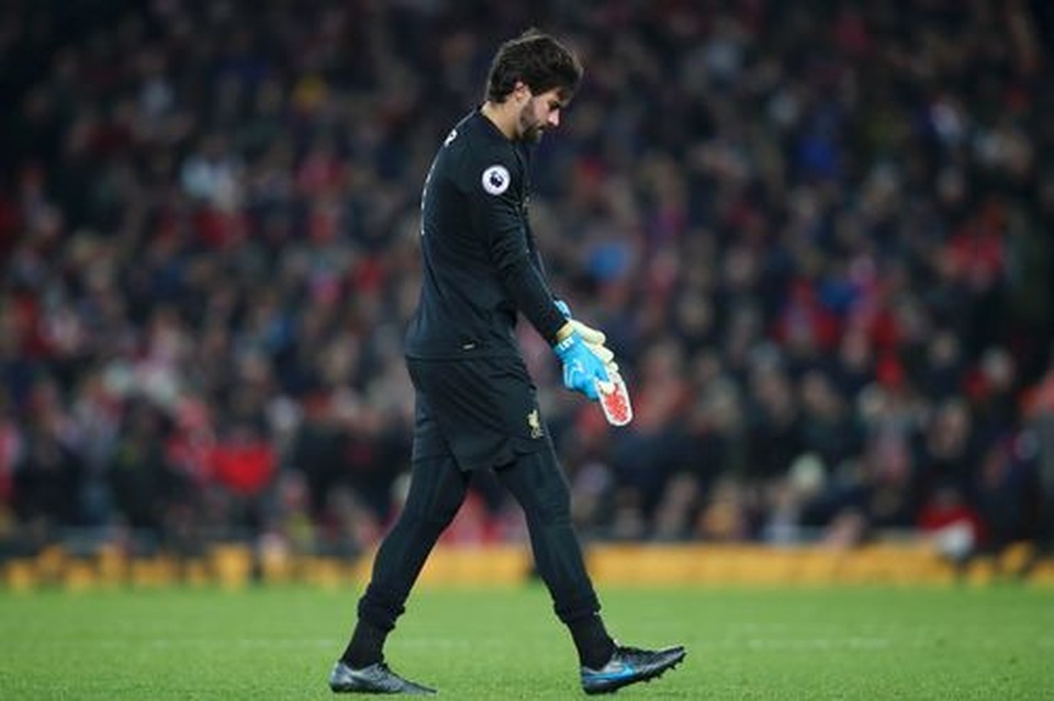 Liverpool 2-1 Brighton: Tấm thẻ đỏ tai hại của Alisson - 1 Liverpool 2-1 Brighton: Tấm thẻ đỏ tai hại của Alisson - 1