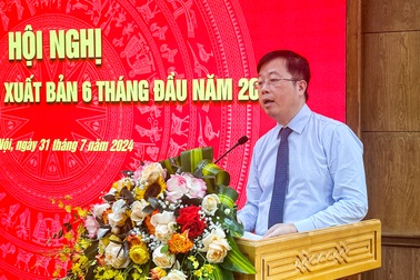 Thứ trưởng Bộ TT&TT: "Sách dày sẽ bày trên cao, ít khi sờ vào"