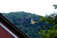 Phát hiện đuôi máy bay rơi, xác định danh tính 3 người bị nạn