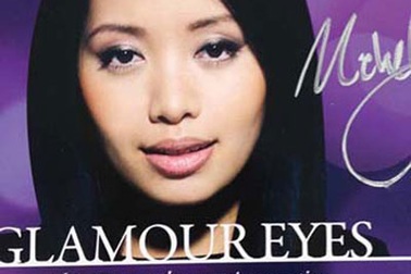 "Phù thủy" hóa trang gốc Việt tháp tùng bà Michelle Obama đi công cán