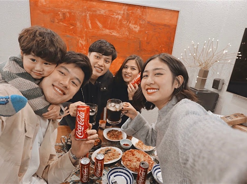 Qua bao “nồi bánh chưng” mới thấy chẳng Tết nào rộn rã nếu thiếu những bữa tiệc năm mới đông vui - 3 Qua bao “nồi bánh chưng” mới thấy chẳng Tết nào rộn rã nếu thiếu những bữa tiệc năm mới đông vui - 3