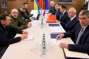 Báo Anh: Nga rút lại một số điều kiện then chốt với Ukraine