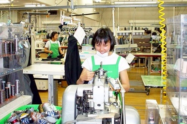 Malaysia: Tiếp nhận lại lao động VN trong ngành sản xuất, xây dựng và trồng trọt