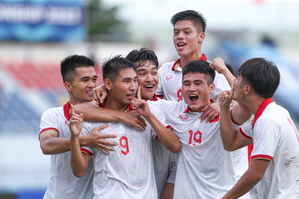 U23 Việt Nam đại thắng 4-1 trước U23 Lào - 2 U23 Việt Nam đại thắng 4-1 trước U23 Lào - 2
