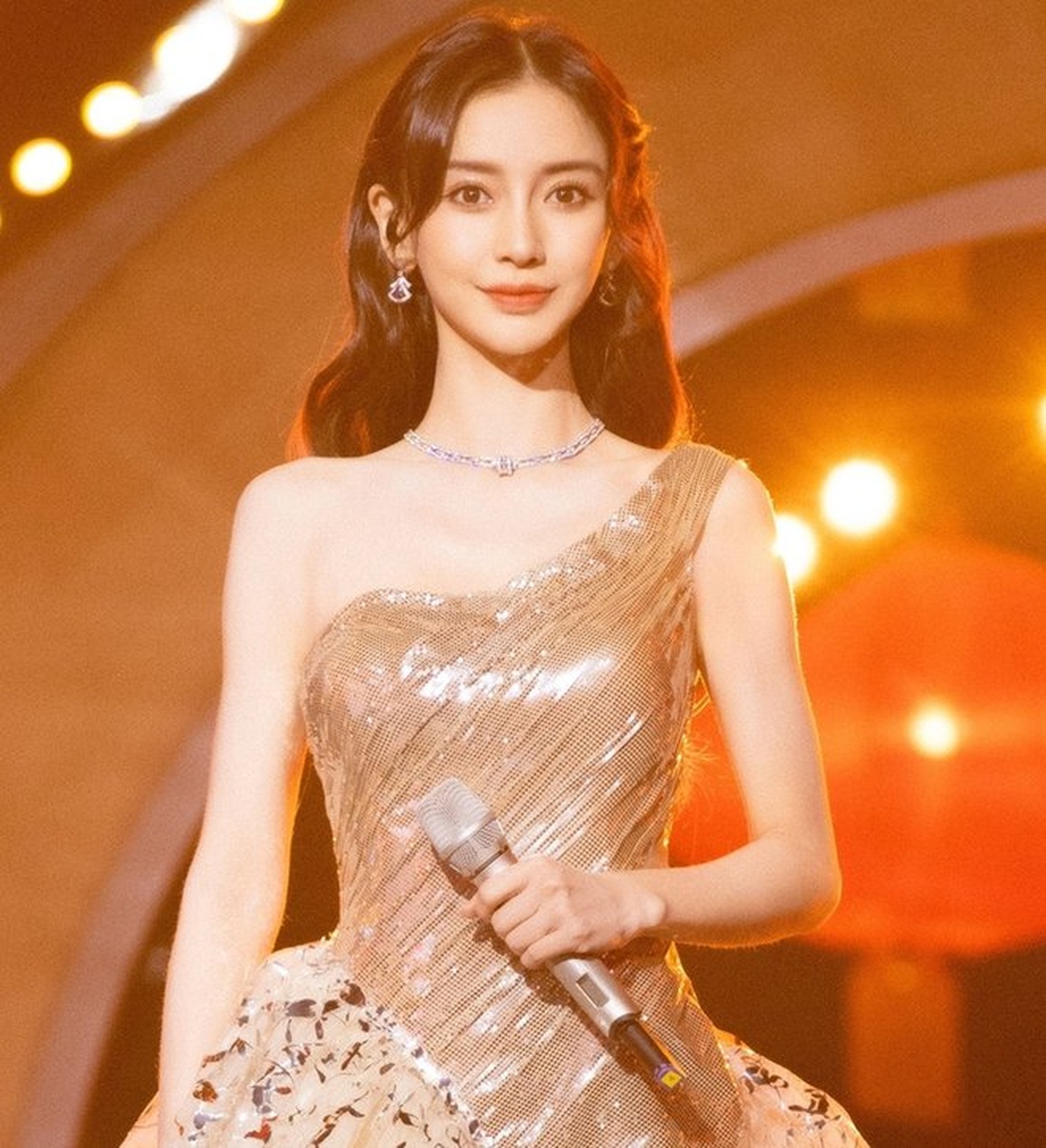 Angelababy đẹp tựa nữ thần, nỗ lực thoát mác thảm họa diễn xuất - 2 Angelababy đẹp tựa nữ thần, nỗ lực thoát mác thảm họa diễn xuất - 2