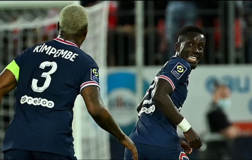 Messi không ra sân, Mbappe tỏa sáng giúp PSG thắng đậm - 5 Messi không ra sân, Mbappe tỏa sáng giúp PSG thắng đậm - 5