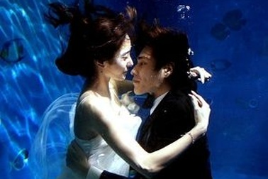 Chùm ảnh: Lam Chính Long và “Barbie xứ Hàn” cưới dưới nước