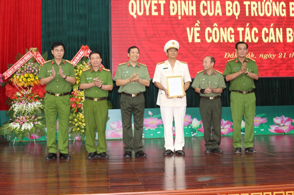 Phó Giám đốc Công an Đắk Nông làm Phó Giám đốc Công an Đắk Lắk - 1 Phó Giám đốc Công an Đắk Nông làm Phó Giám đốc Công an Đắk Lắk - 1