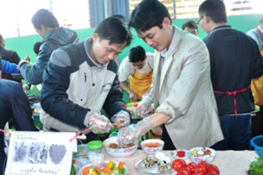 Sôi nổi hội thi “Quý ông vào bếp”