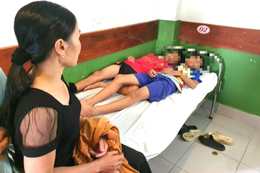 Người phụ nữ bị tố đánh 4 đứa trẻ nhập viện