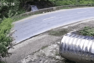 Người lái xe máy lao thẳng vào ô tô tử vong tại chỗ