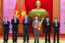 Hợp nhất Ban Tuyên giáo và Ban Dân vận, đổi tên Ban Kinh tế Trung ương