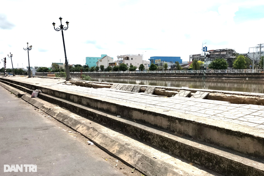 Dự chi hơn một tỷ đồng sửa chữa bờ kè sông Bạc Liêu bị sụp lún - 1 Dự chi hơn một tỷ đồng sửa chữa bờ kè sông Bạc Liêu bị sụp lún - 1