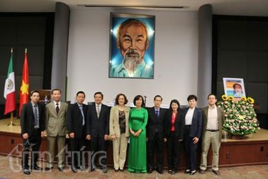 Người Việt khắp nơi trên thế giới mừng ngày sinh Bác Hồ