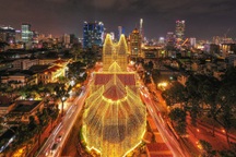 Nhà thờ Đức Bà TPHCM lung linh đón Noel