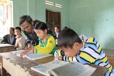 Lớp học miễn phí của những thầy giáo làng