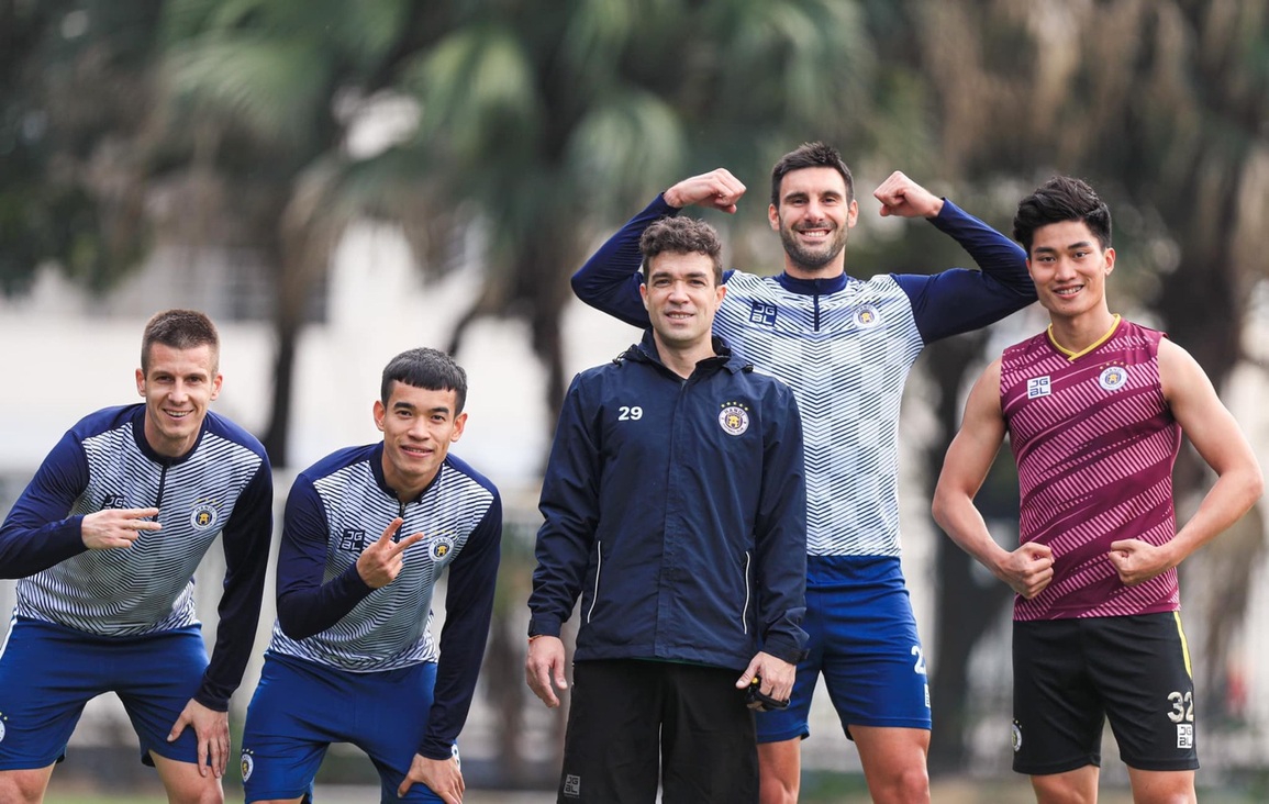 Các đội bóng V-League khai xuân, sẵn sàng cho mùa giải mới - 3 Các đội bóng V-League khai xuân, sẵn sàng cho mùa giải mới - 3