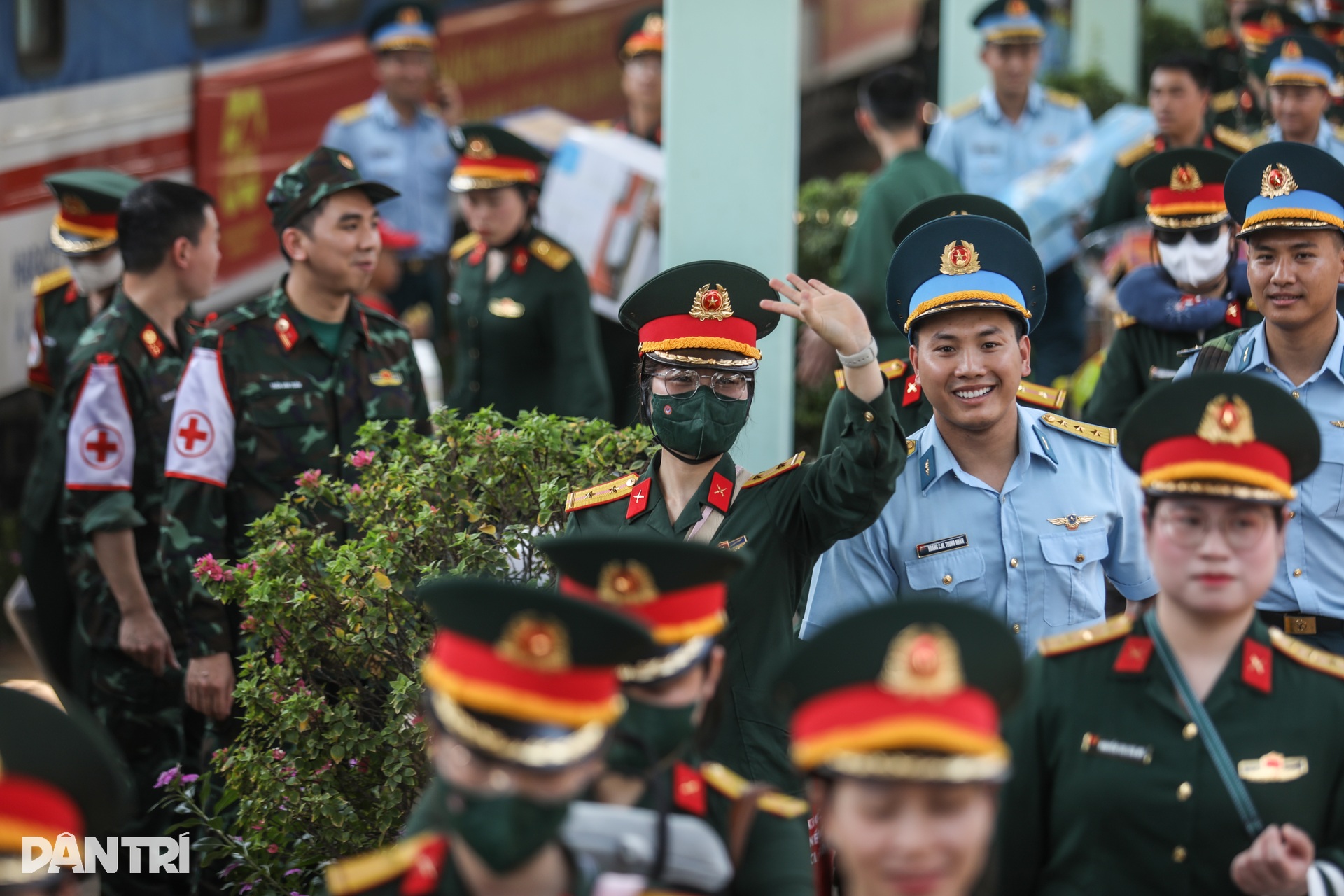Các khối diễu binh đầu tiên trên chuyến tàu Thống nhất đã đến miền Nam - 5 Các khối diễu binh đầu tiên trên chuyến tàu Thống nhất đã đến miền Nam - 5