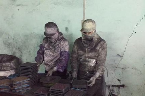 Lúng túng xử lý thuốc trị ung thư bằng bột than tre?