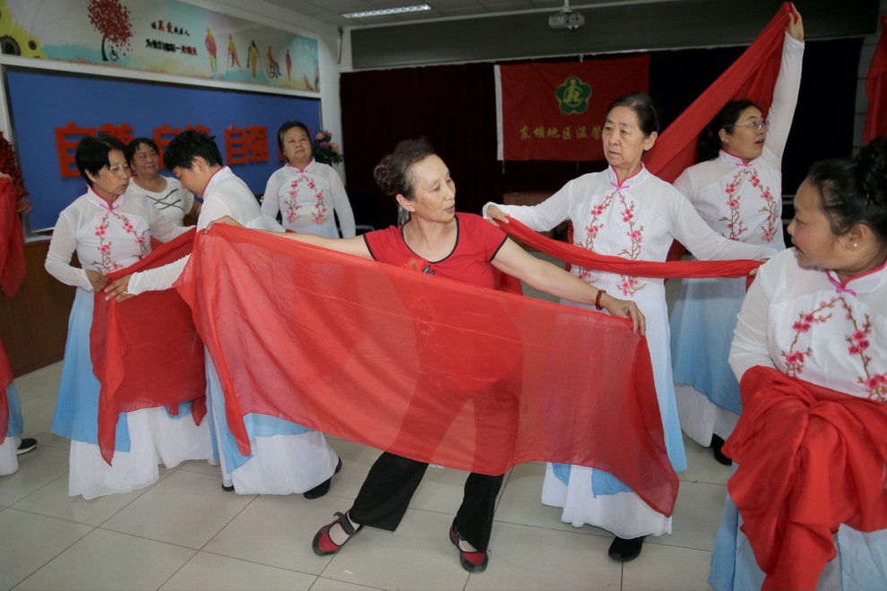 Cụ bà 6 năm cần mẫn dạy múa miễn phí cho người khuyết tật - 3 Cụ bà 6 năm cần mẫn dạy múa miễn phí cho người khuyết tật - 3