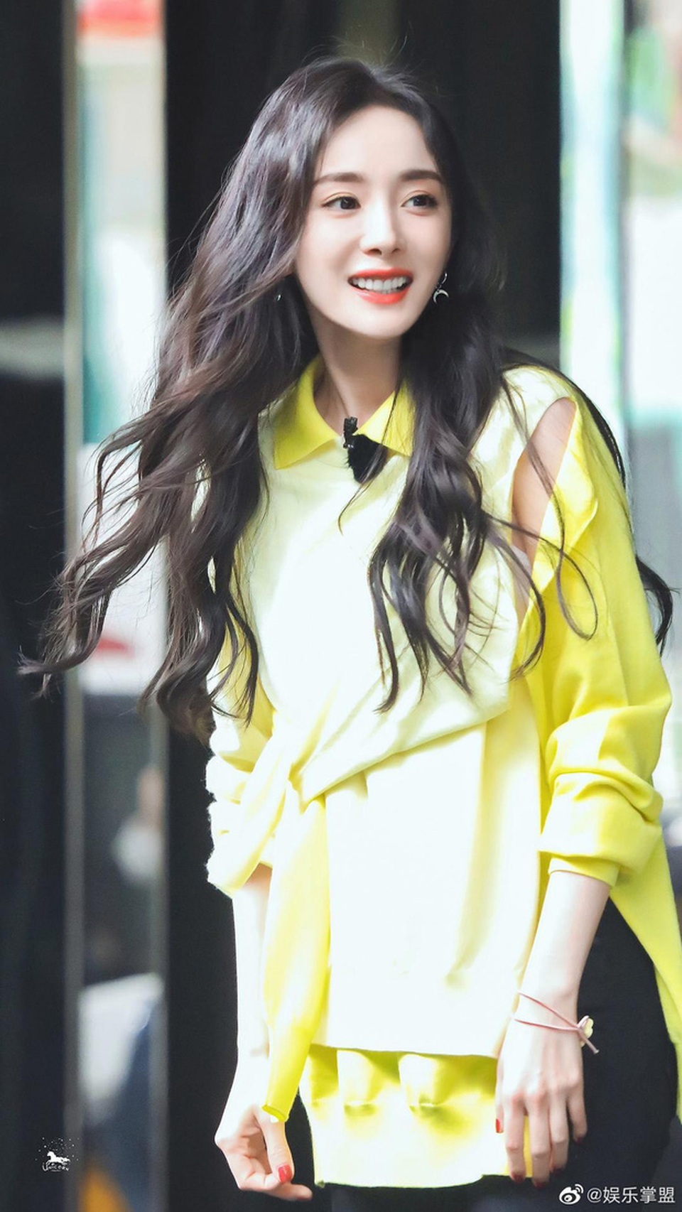 Bất ngờ trước nhan sắc ngày ấy và bây giờ của Dương Mịch - 16 Bất ngờ trước nhan sắc ngày ấy và bây giờ của Dương Mịch - 16