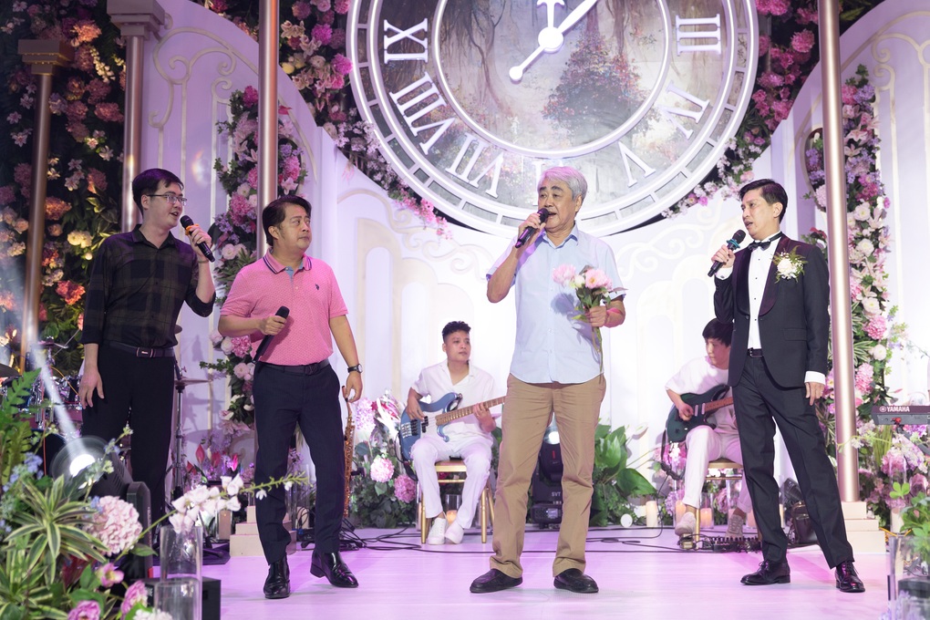 NSND Quang Thọ hát mừng đám cưới Sao Mai Tuấn Anh - 4 NSND Quang Thọ hát mừng đám cưới Sao Mai Tuấn Anh - 4