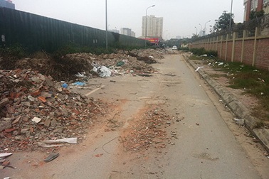 Khu đô thị trở thành bãi phế thải xây dựng giữa Thủ đô