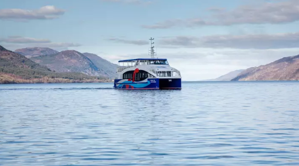Chạm trán sinh vật bí ẩn dài 10 mét dưới hồ Loch Ness - 1 Chạm trán sinh vật bí ẩn dài 10 mét dưới hồ Loch Ness - 1