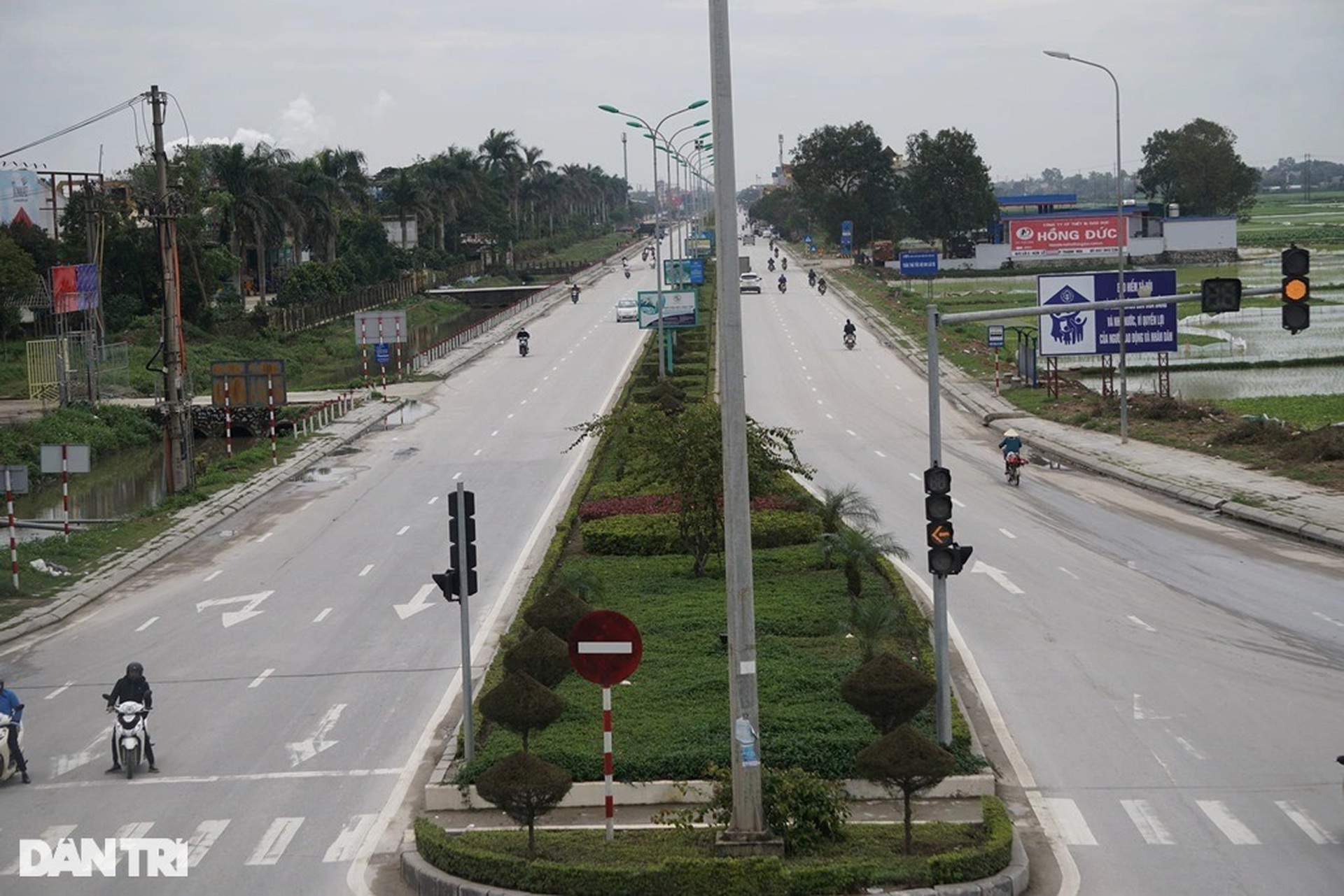Người lao động chật vật mưu sinh trong giá lạnh thấu xương - 3 Người lao động chật vật mưu sinh trong giá lạnh thấu xương - 3