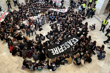 Người biểu tình xông vào quốc hội Mỹ vì chiến sự Israel - Hamas