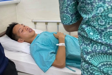 Người hâm mộ nhắn nhủ vợ Hùng Dũng là điểm tựa cho chồng