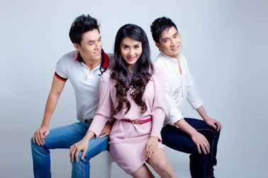 Nguyệt Ánh làm bạn gái của ca sĩ Quang Hà