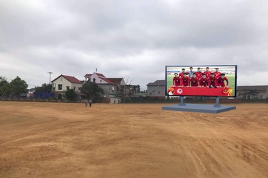 Nhiều vùng quê lắp màn hình “khủng” cổ vũ cho đội tuyển Việt Nam