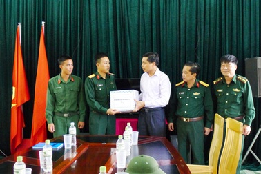 Phó Chủ tịch UBND tỉnh Vũ Văn Diện kiểm tra tiến độ một số dự án tại đảo Trần và đảo Vĩnh Thực