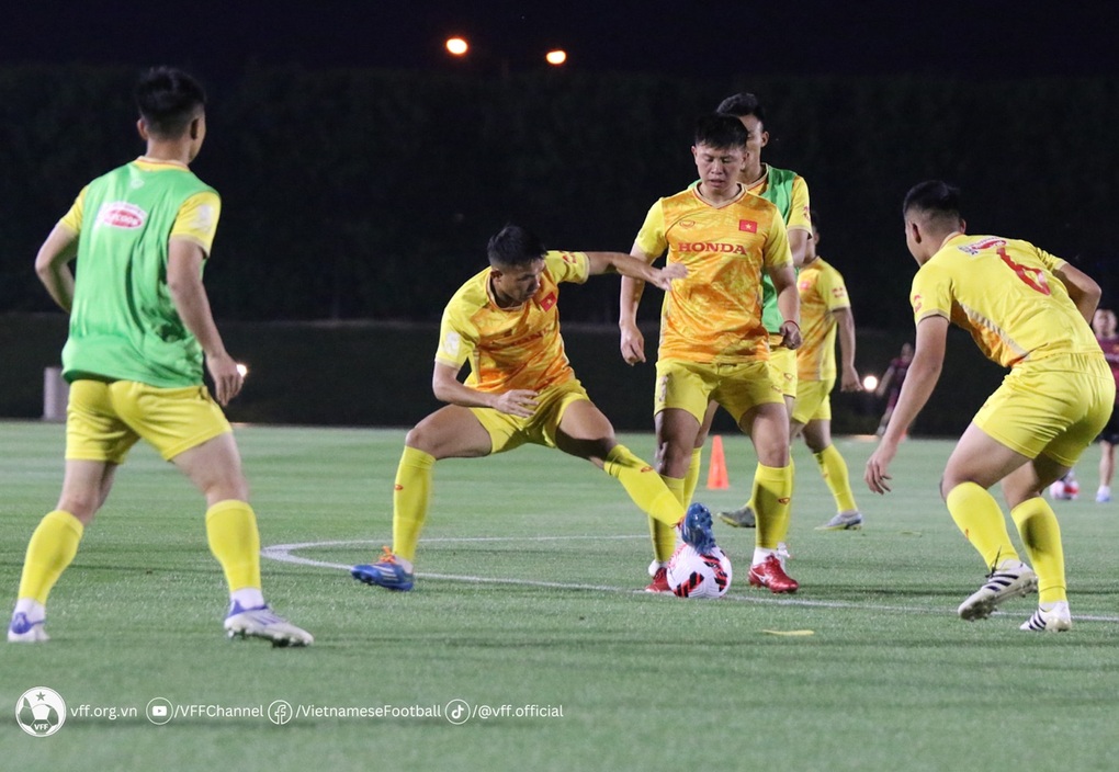 HLV Troussier yêu cầu U23 Việt Nam phải chơi nhiệt huyết và mạnh mẽ hơn - 10 HLV Troussier yêu cầu U23 Việt Nam phải chơi nhiệt huyết và mạnh mẽ hơn - 10