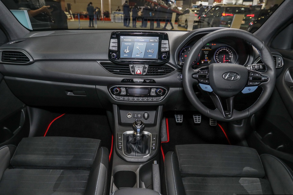 Hyundai làm cao, chỉ bán 20 chiếc i30 N ở Malaysia - 12 Hyundai làm cao, chỉ bán 20 chiếc i30 N ở Malaysia - 12