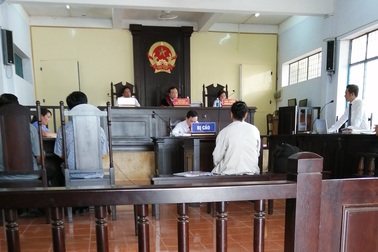 Vụ nguyên kế toán ủy ban thị trấn kêu oan: Luật sư quyết liệt phản bác, tòa vẫn tuyên án tù