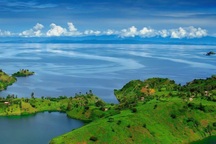 Ai ngờ được hồ nước đẹp như tranh vẽ lại che giấu bí mật chết người