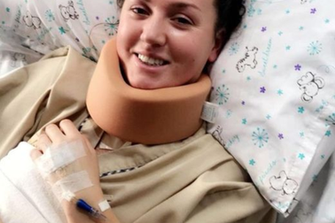 Vì hành động dại dột này, du khách gãy cổ