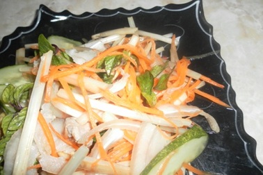 Nộm ngó sen tai lợn