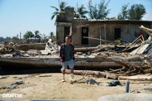 Chủ đầm tôm: "Bão Kajiki còn cầm cự, tới Bualoi thì chẳng còn gì"