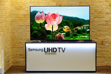 Cận cảnh TV Samsung UHD 55 inch giá 86 triệu đồng