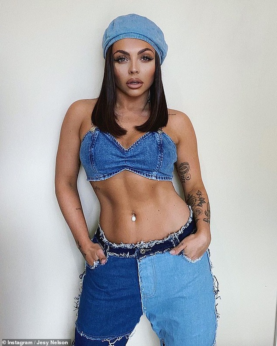 Đường cong bốc lửa của Megan Thee Stallion - 7 Đường cong bốc lửa của Megan Thee Stallion - 7