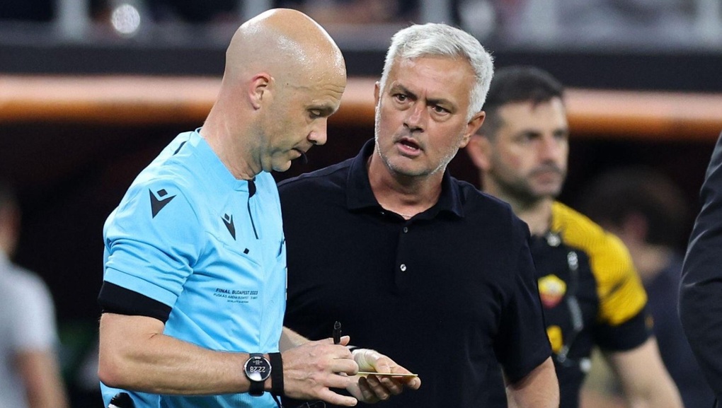 Chỉ trích thậm tệ trọng tài, HLV Mourinho sắp bị phạt nặng - 1 Chỉ trích thậm tệ trọng tài, HLV Mourinho sắp bị phạt nặng - 1