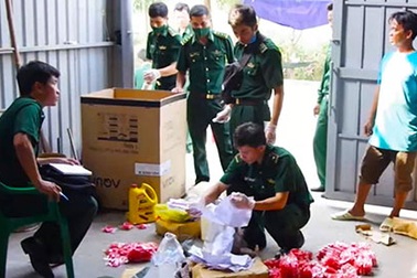 Xăng giả vẫn chảy...